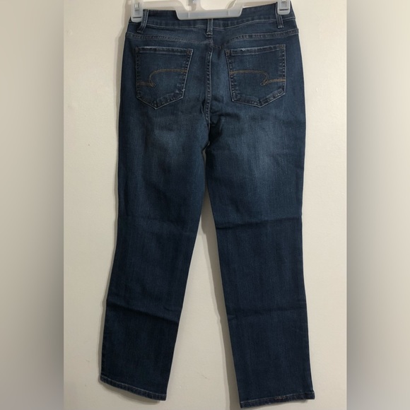 Jeans mid rise straight modern lycra stretch distressed for women. Size 6p - Picture 2 of 3